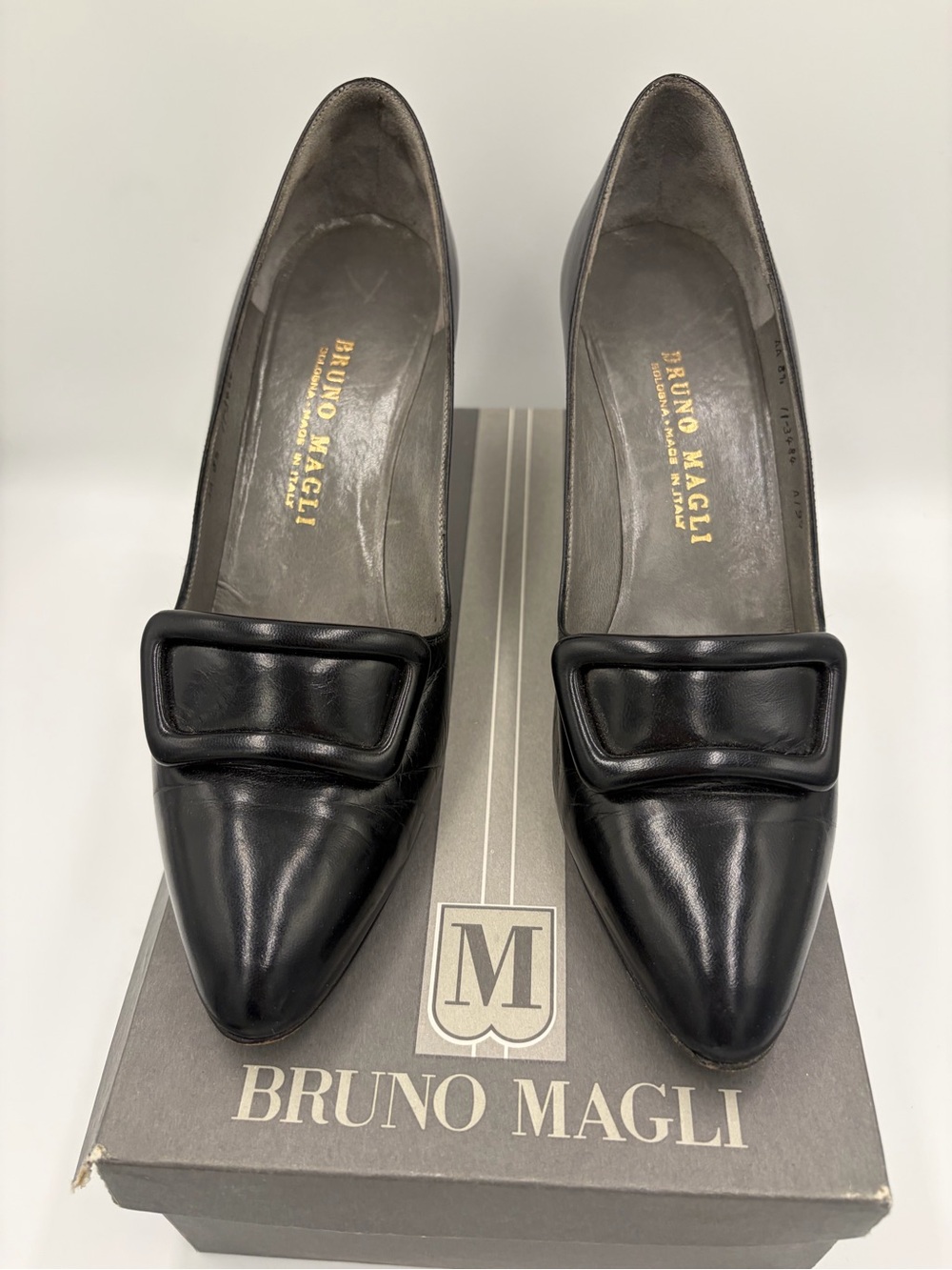 Bruno Magli Vintage Black Leather Pumps Heels Pointed Toe Women’s Narrow AA 8.5